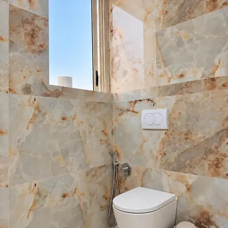 Premium 5-rooms L 4 Bathrooms L Center Appartement *