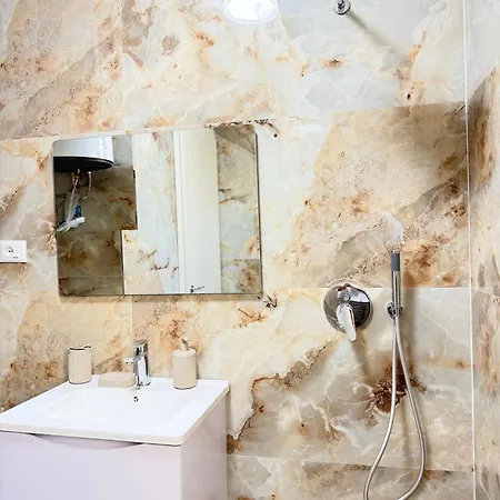 Appartement Premium 5-rooms L 4 Bathrooms L Center